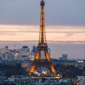  Apartment Luxury With Eiffel Tower View, 1 Min Metro, Parking