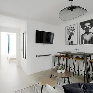  Apartment Enchanting Parisian